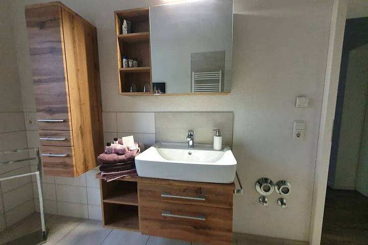 Apartamento entero, Apartamento moderno y bien amueblado con balcón. in Thale, Harzvorland