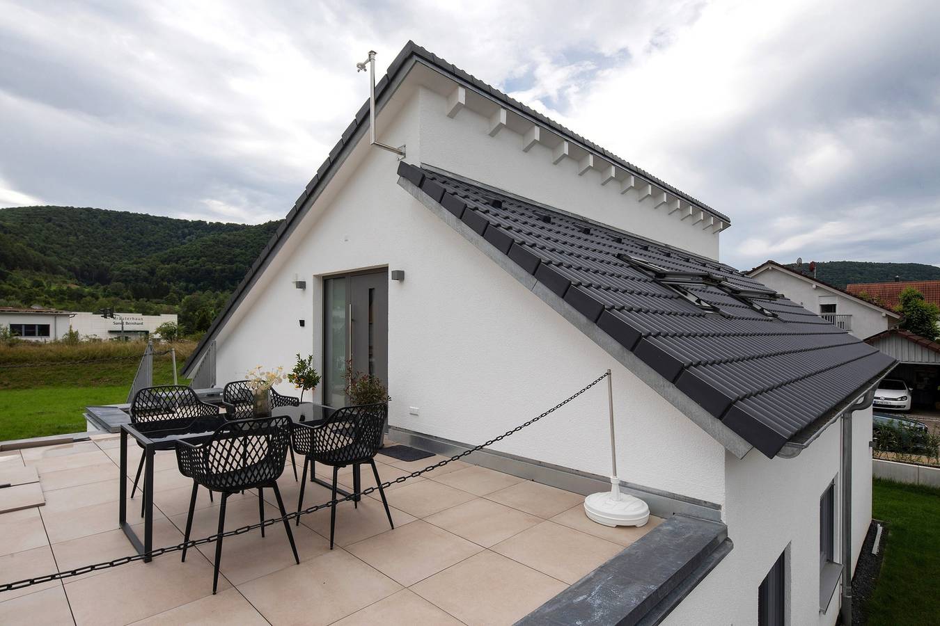 Ganze Wohnung, Ferienwohnung '6' mit Bergblick, privater Terrasse und Wi-Fi in Bad Ditzenbach, Landkreis Göppingen