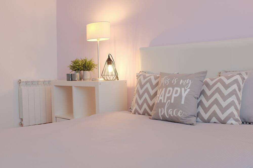 Vacation Home Villa M, Sesimbra, Lisbon, Tagus; 6/7 pax in Praia da Califórnia, Sesimbra