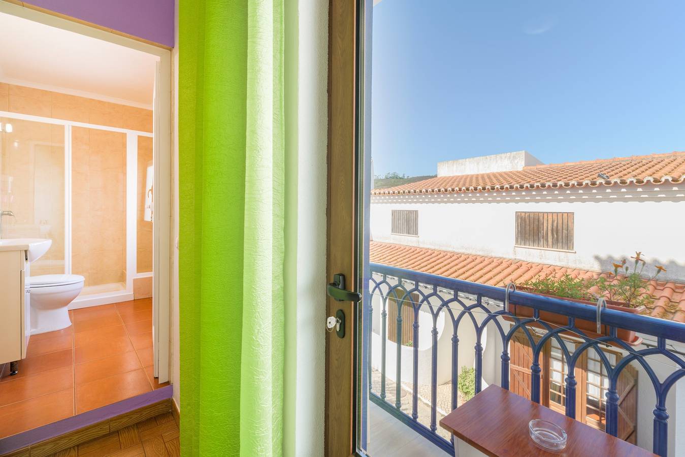 Kamer 'Quarto Lilás' met balkon en draadloos internet, foto 9