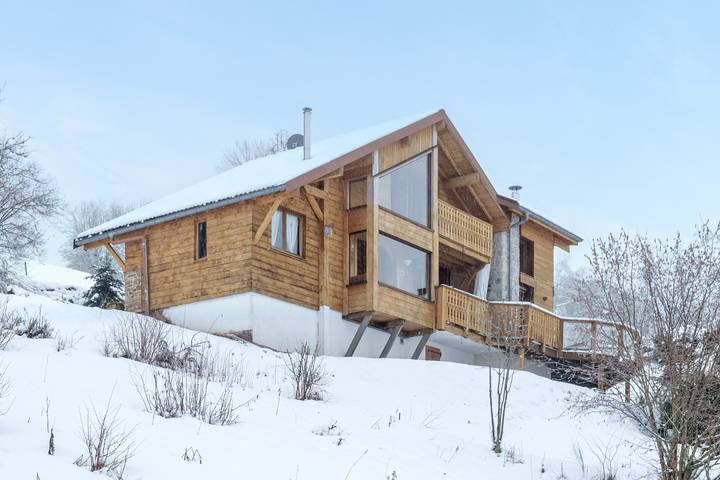 Chalet pour 7 personnes, avec balcon ainsi que sauna et jardin