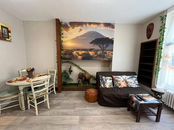 Gîte pour 4 personnes, avec jardin dans Gare De La Bourboule