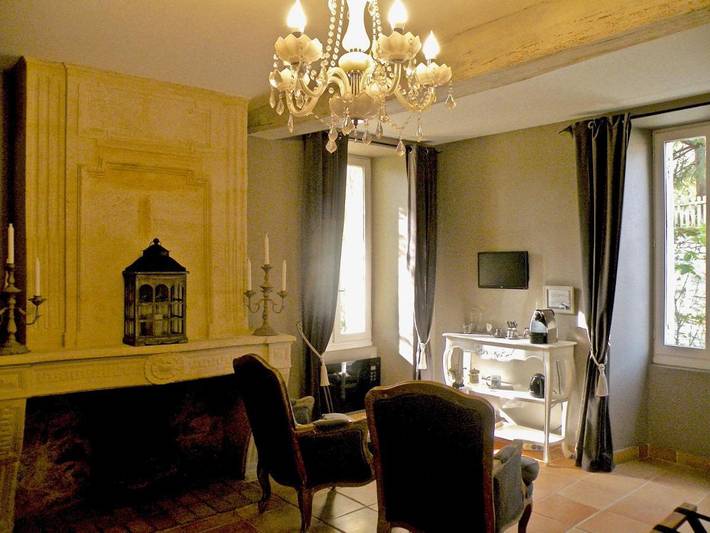 Location de vacances pour 2 personnes, avec vue ainsi que jardin et piscine, animaux acceptés à Rauzan - 2