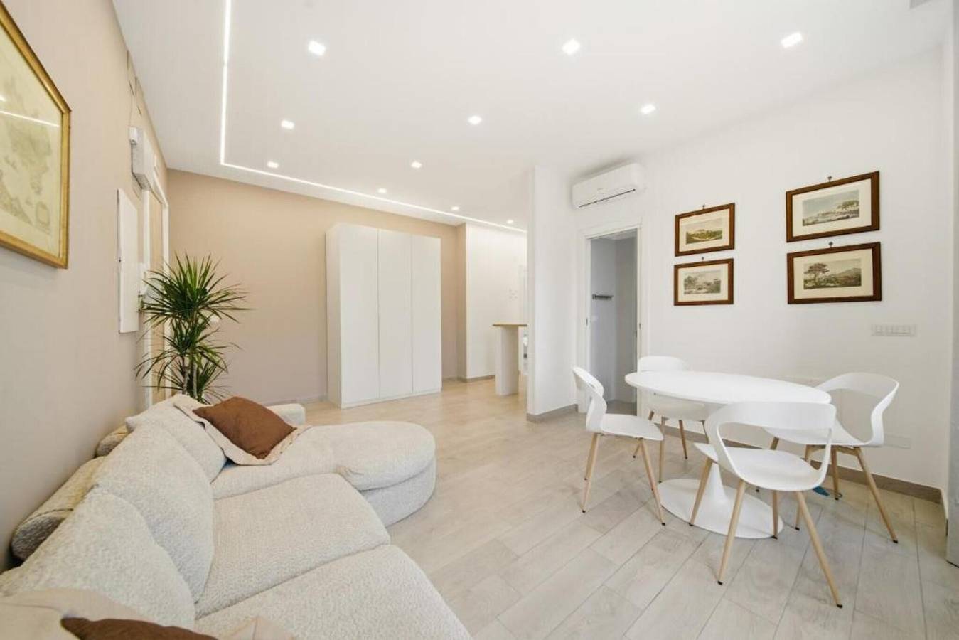 Appartamento intero, Appartamento 'Domus Toledo' con terrazza privata, Wi-Fi e aria condizionata in Napoli, Napoli e dintorni