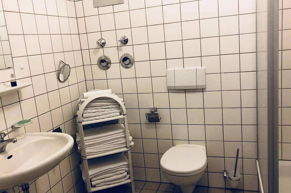 Ganze Wohnung, Romantische Ferienwohnung auf 55qm im alten Kurhaus in Bad Alexandersbad, Landkreis Wunsiedel im Fichtelgebirge