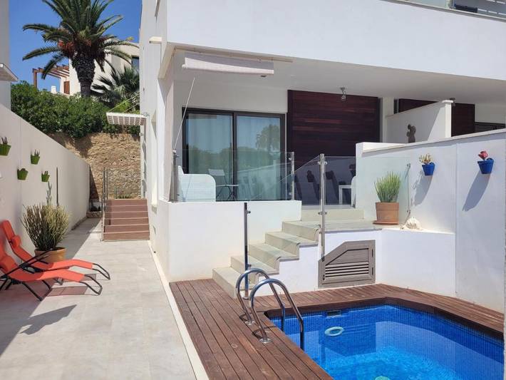 Apartamento para 6 personas, con Terraza además de Piscina y Vistas en Agua Amarga