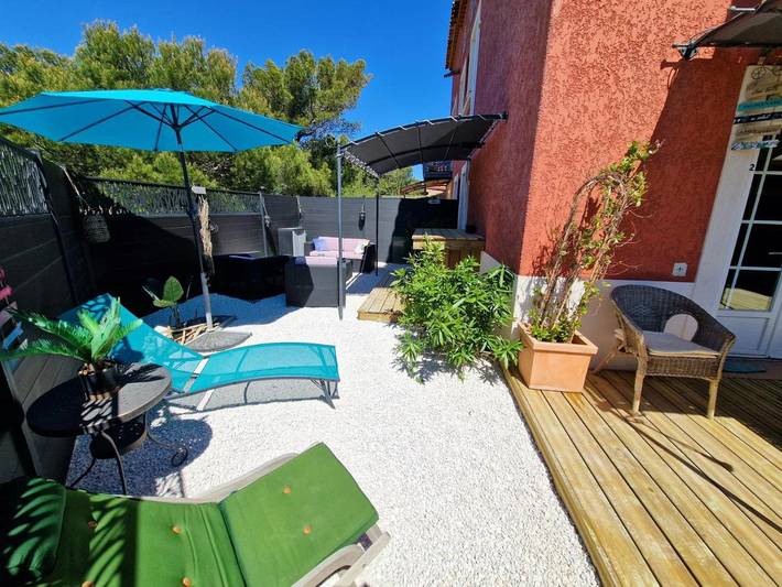 Gîte pour 4 personnes, avec Terrasse ainsi que Jardin et Vue dans La Capte