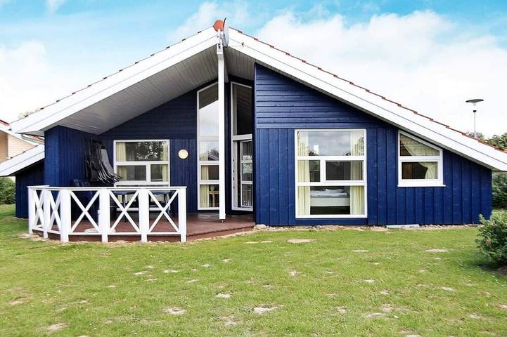 Luxus-Ferienhaus für 12 Personen, mit Whirlpool und Sauna sowie Terrasse und Garten, mit Haustier