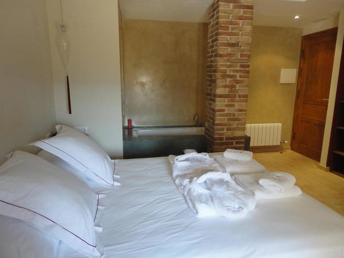 Hotel para 2 personas, con terraza y jacuzzi en Cataluña - 3