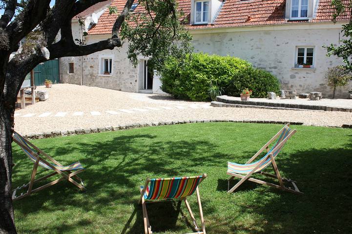 Gîte pour 13 personnes, avec Terrasse et Jardin