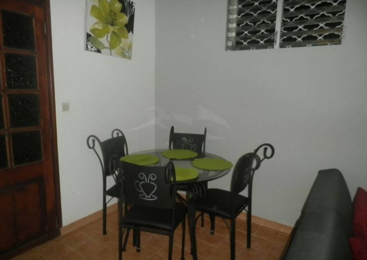 Appartement entier, Appartement moderne à Schoelcher avec terrasse et vue mer in Schœlcher, Martinique