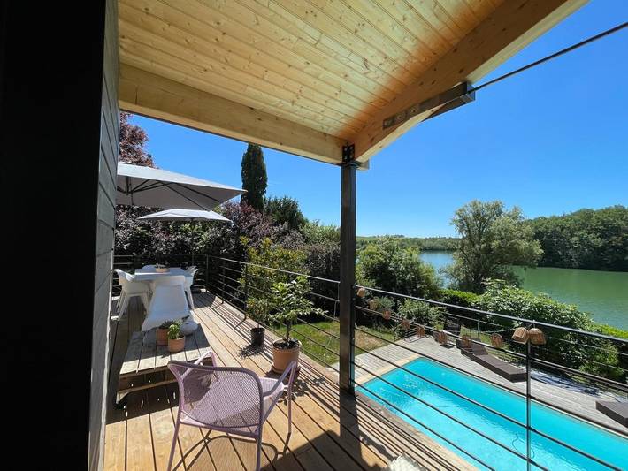 Location de vacances pour 8 personnes, avec piscine et vue sur le lac ainsi que terrasse et vue à Nailloux - 3