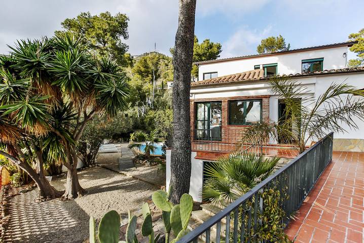 Holiday rental for 8 people, with garden, with pets in Castelldefels