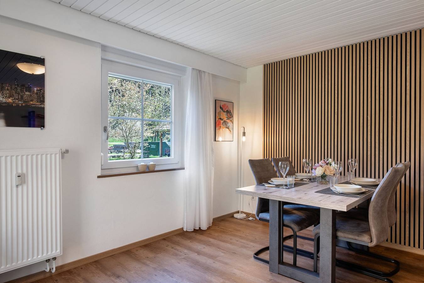 Ganze Wohnung, 'Idyllische Ferienwohnung Am Waldesrand' mit Privatterrasse, Gemeinschaftsgarten und Wi-Fi in Alpirsbach, Mittlerer Schwarzwald