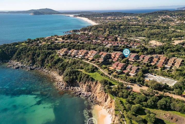 Casa de férias para 4 pessoas, com jardim em Simius