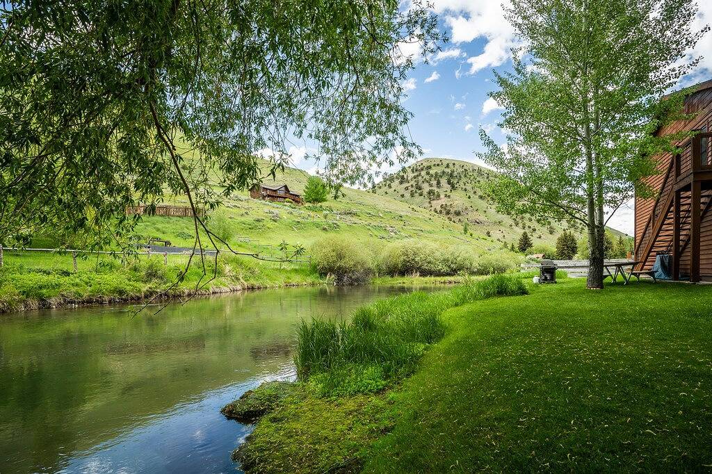 Ganze Wohnung, Downtown Jackson Condo on Flat Creek - Hidden Gem - walking distance to Square! in Jackson (WY), Grand Teton Nationalpark