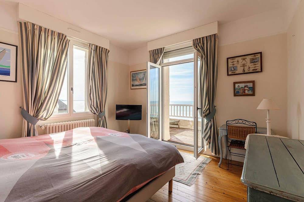 Appartement entier, Somptueuse demeure pieds dans l'eau à 10min Casino in Benerville-sur-Mer, Région de Lisieux