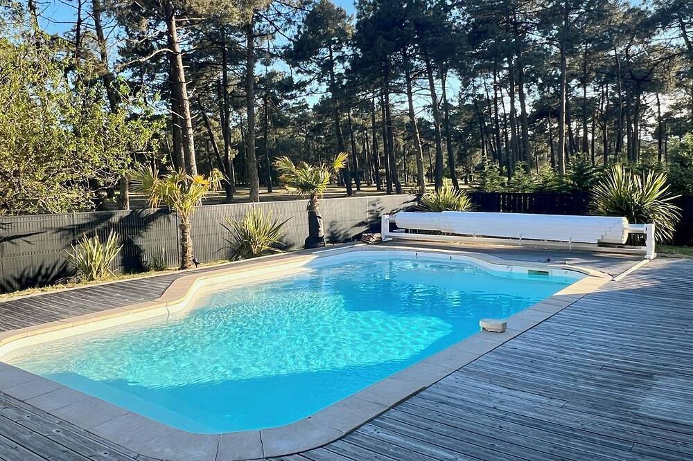 Villa 9p avec piscine chauffée proche océan in Vendays-Montalivet, Région de Lesparre-Médoc