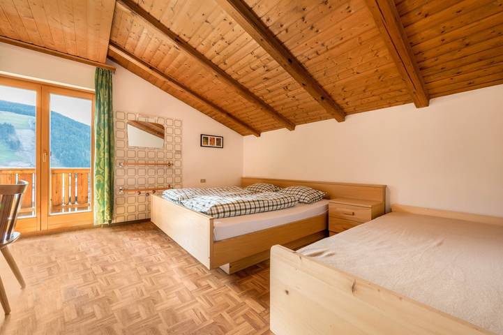 Ganze Wohnung, Ferienwohnung "Ciasa La Palsa 4" mit Bergblick, Balkon & Wlan in San Vigilio di Marebbe, Enneberg