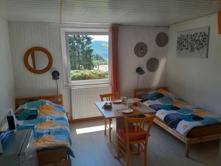 Cottage pour 2 personnes, avec vue et jardin, animaux acceptés à Saint-Claude (Jura)