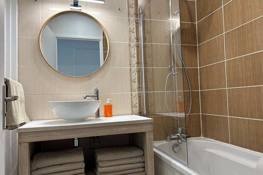 Entire apartment, 82 m2 /Modern/Free parking/Metro 14 10min + Rer B 7 minutes away in Fresnes, Val-de-Marne