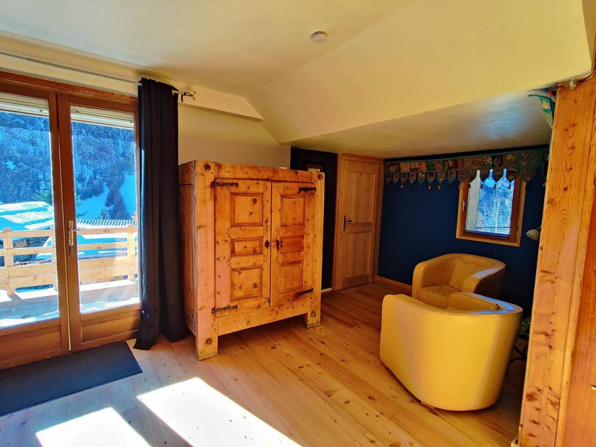 Chambre d'hôtes Chalet Ailleurs in Molines-en-Queyras, Queyras