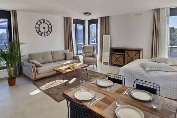 Appartement entier, Attique moderne et lumineux à 3 min de Bâle-Centre in Saint-Louis, Région de Mulhouse