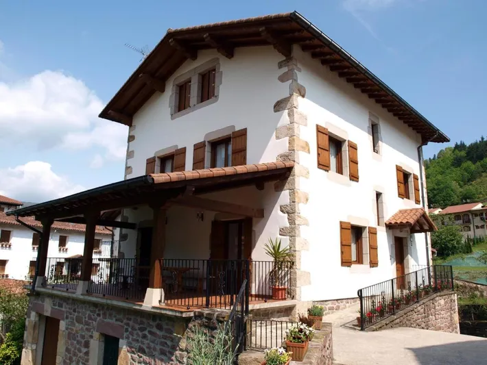 Landhaus für 15 Personen, mit Garten und Ausblick sowie Pool - 1