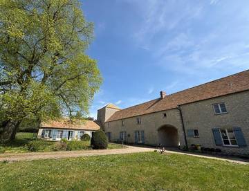 Gîte pour 4 personnes, avec terrasse ainsi que jardin et vue à Soindres