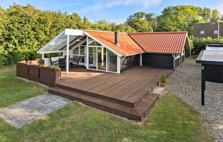 Ferienhaus für 4 Personen, mit Terrasse und Whirlpool sowie Garten und Sauna in Kegnæs