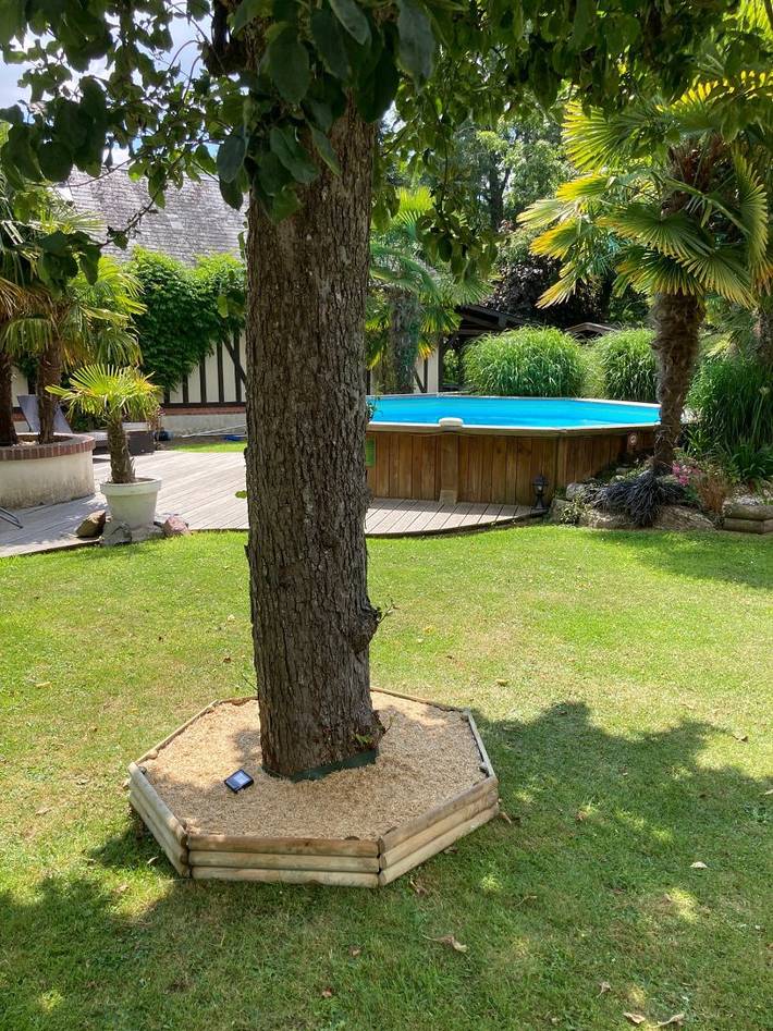 Gîte pour 24 personnes, avec piscine ainsi que terrasse et jardin