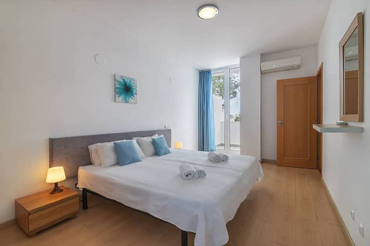 Ganze Wohnung, Maisonette-Penthouse-Apartment mit Meerblick und Pool - (brandneue Betten für 2019 !!) in Quarteira, Faro Distrikt