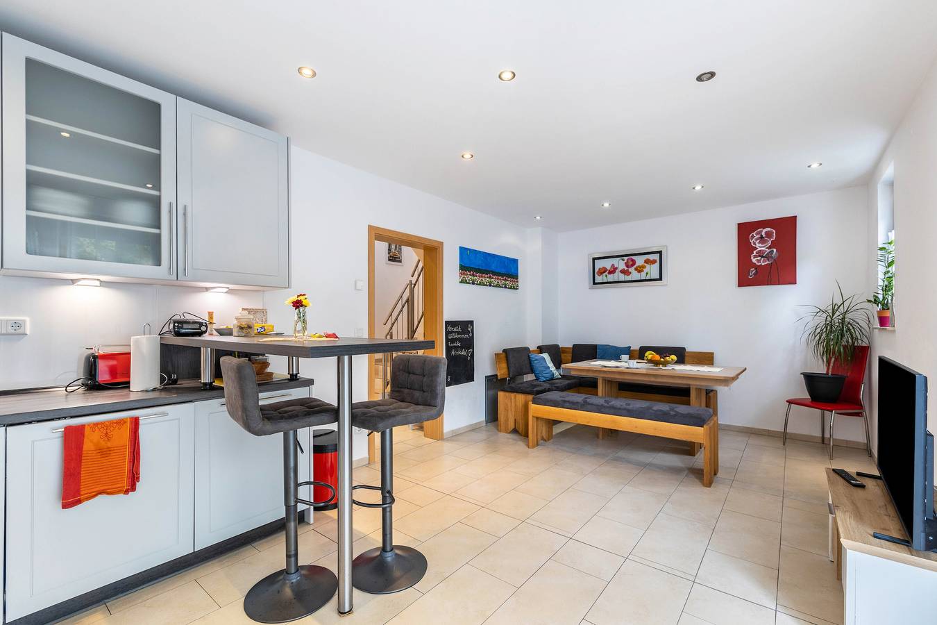 Apartamento entero, Apartamento 'Ferienwohnung Im Ittertal' con Wi-Fi in Solingen, Condado del Monte