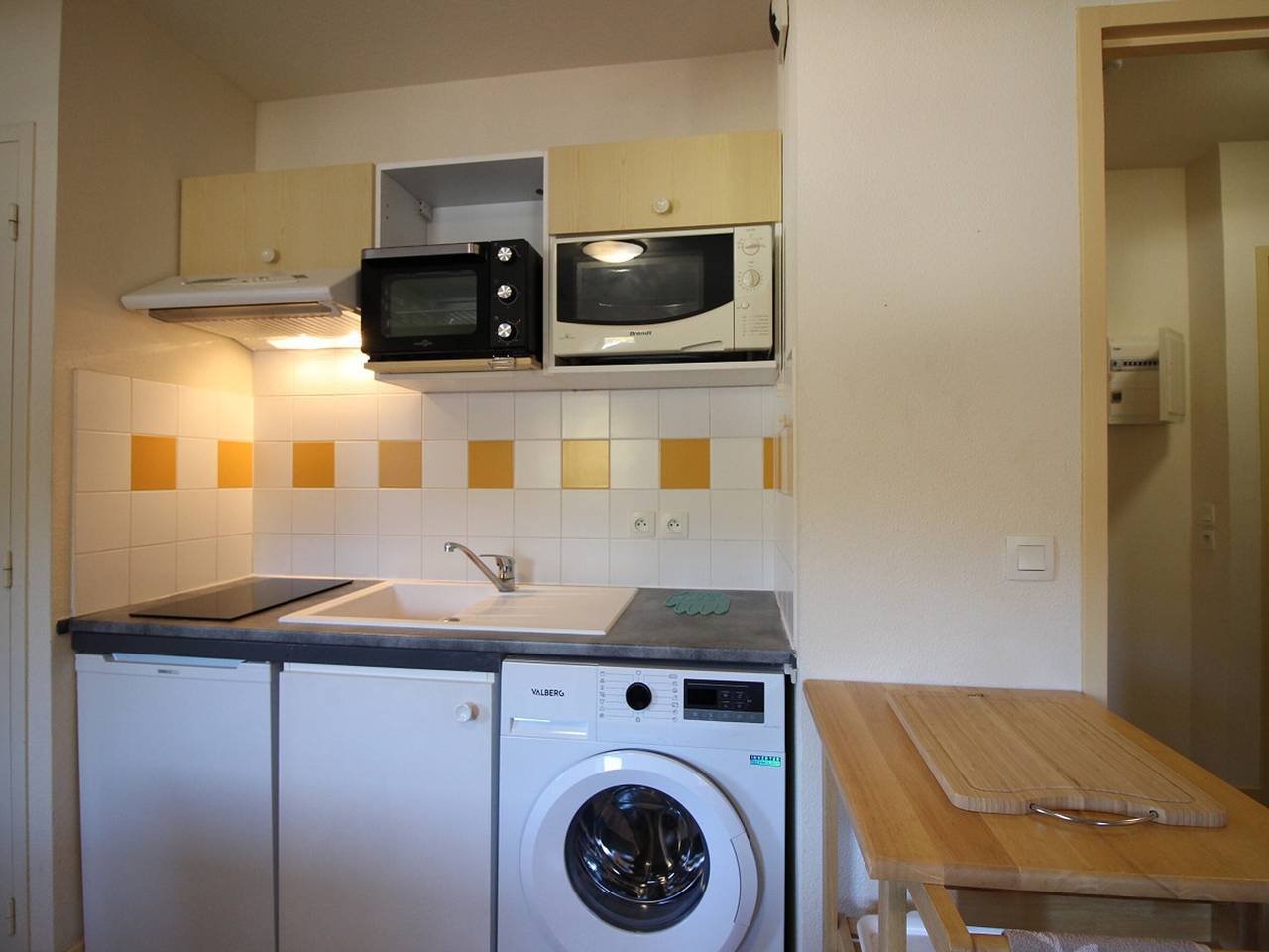 Appartement entier, Appartement T2 au centre avec vue, animaux admis, parking in La Bourboule, Parc naturel régional des Volcans d'Auvergne
