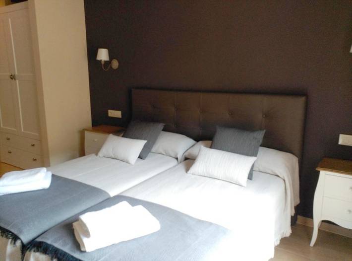Casa rural para 8 personas, con Balcón además de Terraza y Vistas en Miravete de la Sierra - 2