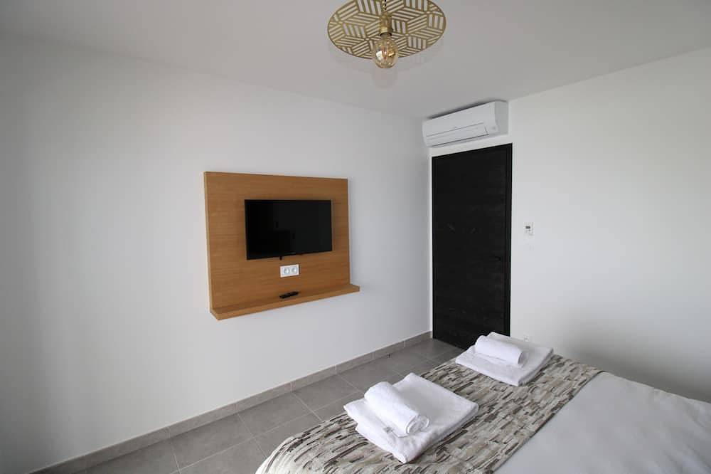 Appartement entier, Hotel residence between sea and mountains, ideal for families. in Vescovato, Arrondissement de Corte