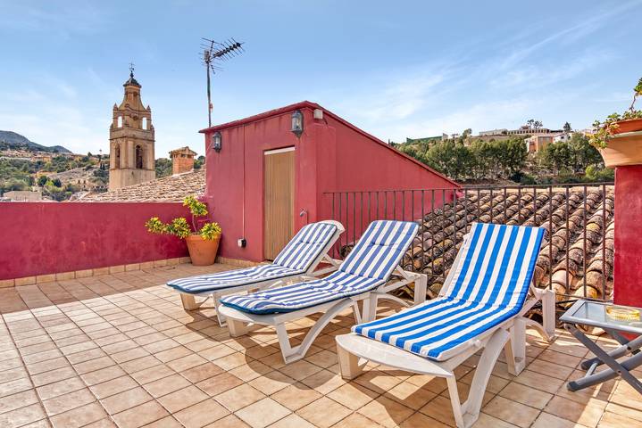 Casa vacacional 'Ca Lluis' con vistas a la montaña, Wi-Fi y aire acondicionado in Vall de Laguart, Costa Blanca