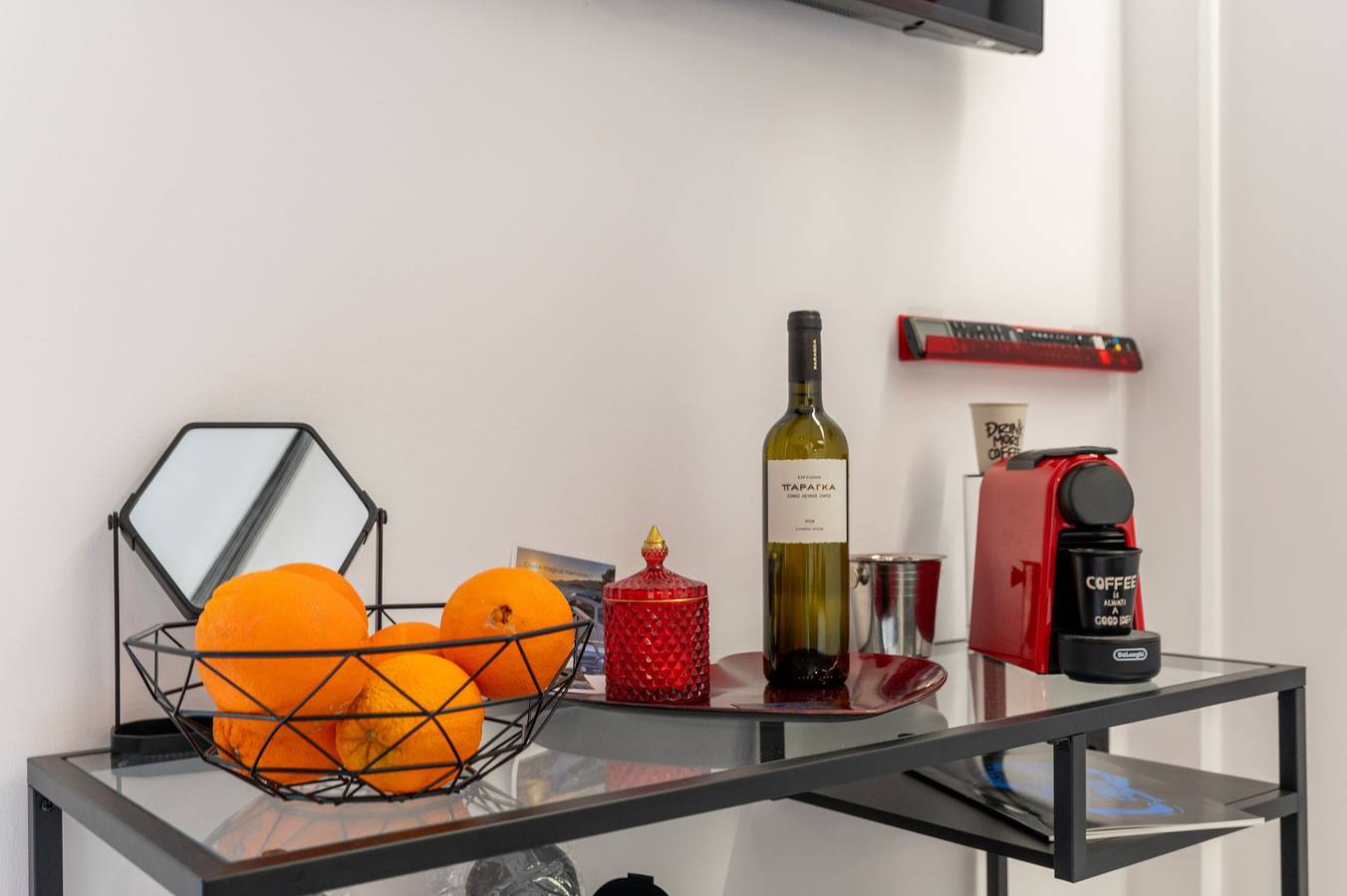 Ganze Wohnung, Apartment „Pop Loft Gallery“ mit Meerblick, Wlan und Klimaanlage in Ermoupoli, Syros