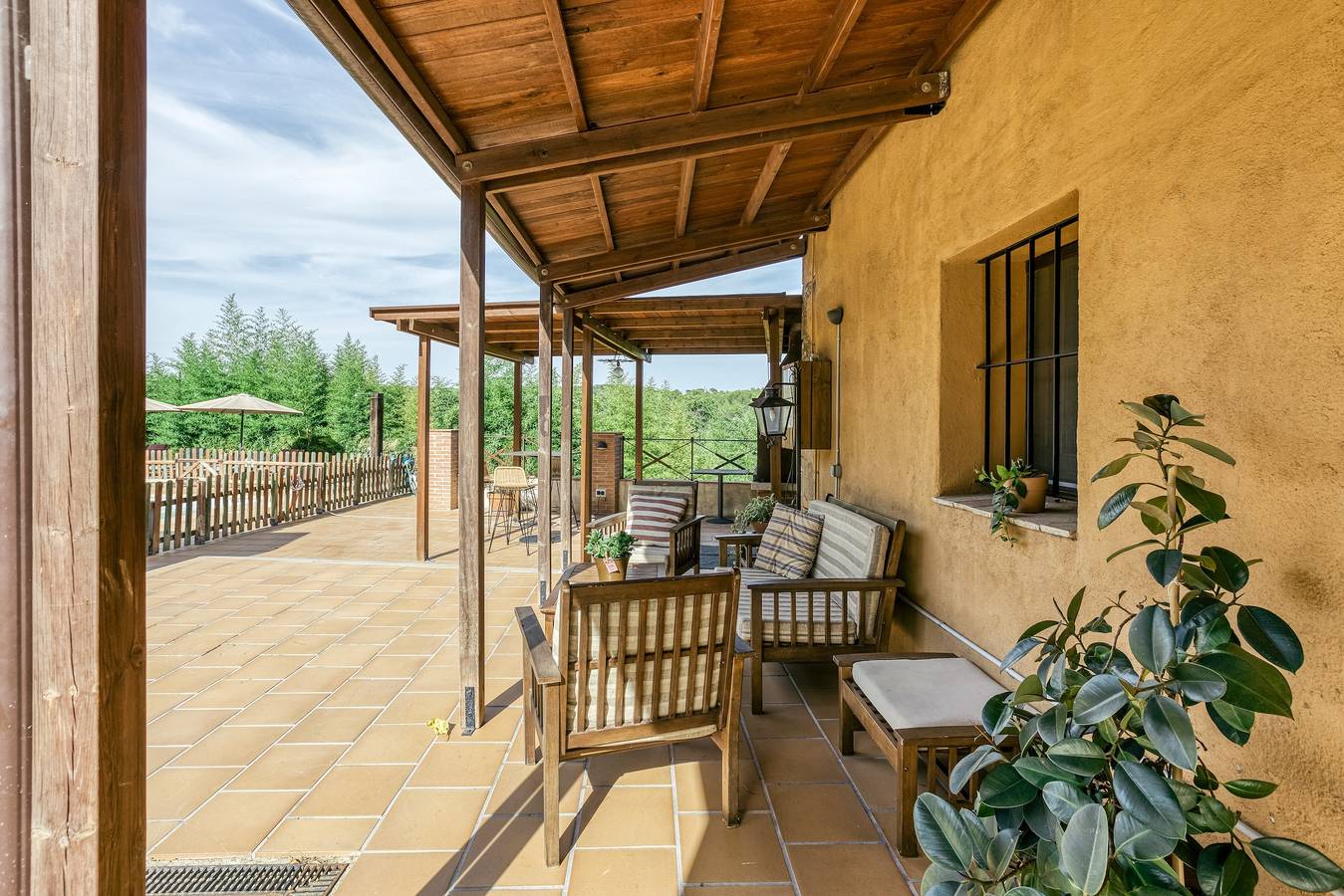 Mas Alba' con vistas a la montaña, piscina privada y Wi-Fi in Vilademuls, Pla de l'Estany