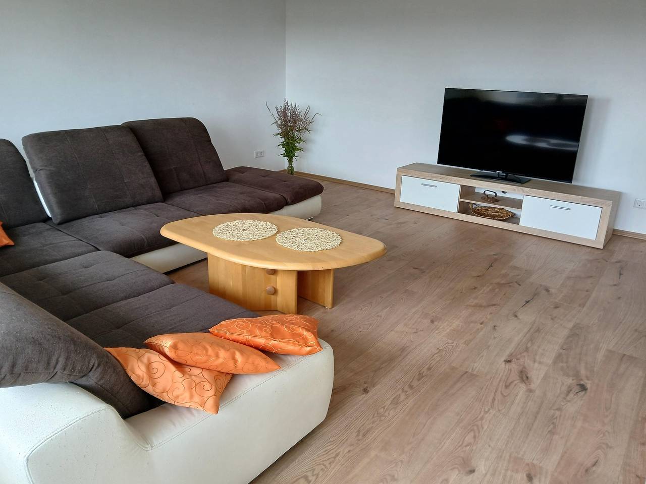 Ganze Ferienwohnung, 5 Bett Fewo, Du/Wc, 3 Schlafzi, Balkon in Pottum, Westerburg & Umgebung