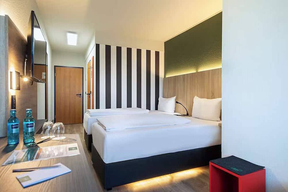 Elegant Business Escape |Twin Room | Easy Downtown Access | Pets Welcome in Stuttgart, Stuttgart Region