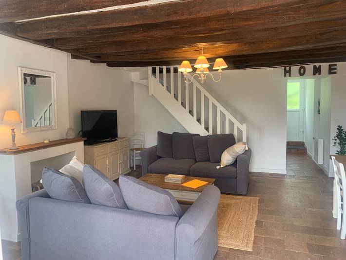 'Les Hortensias', country-style cottage with Shared Pool, Private Terrace and Unlimited Wi-Fi in Monteaux, Blois region