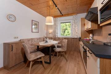 Hütte für 4 Personen, mit Garten und Balkon sowie Pool in Filzmoos