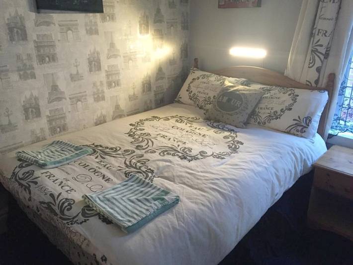 Bed and breakfast for 2 people, with garden in Blackpool