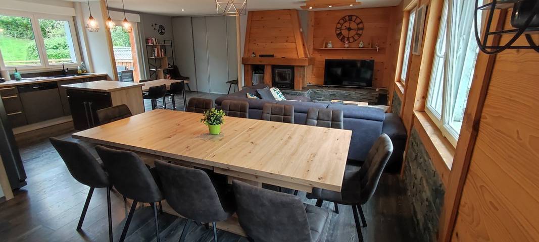 Gîte pour 10 personnes, avec Terrasse et Jardin