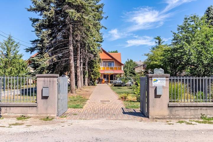 Holiday home for 8 people, with garden, with pets - 1
