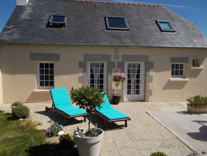 Bretonisches Ferienhaus in Meeresnähe mit Garten in Tréogat, Côte de Cornouaille