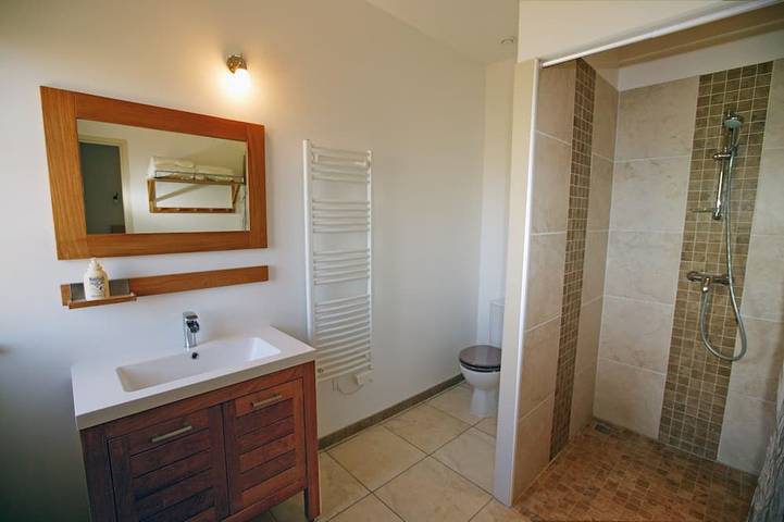 Location de vacances pour 4 personnes, avec jardin ainsi que terrasse et piscine à Saint-Caprais-de-Bordeaux - 4