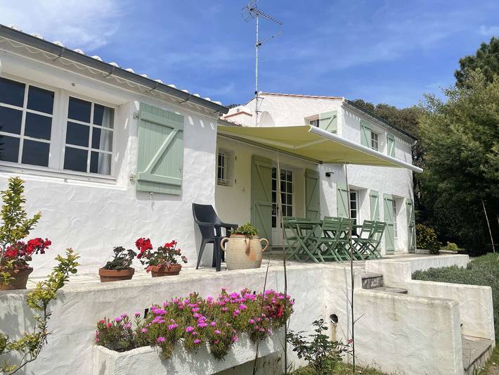 Location de vacances pour 8 personnes, avec jardin dans Plage des Sableaux