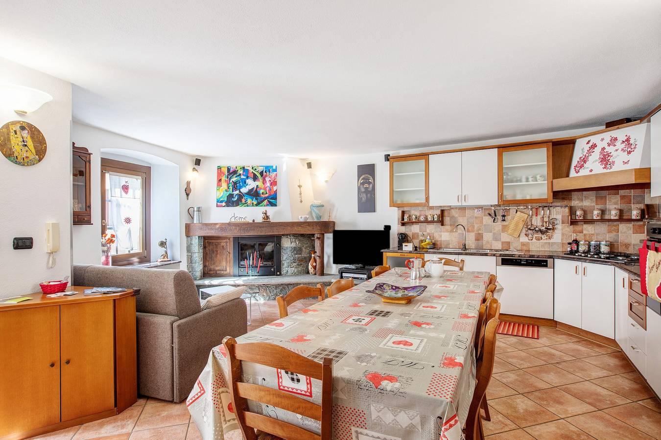 Ganze Wohnung, Ferienwohnung 'Nel Borgo Di Chatillon' mit Balkon und Wlan in Châtillon (Dorf), Comune di Châtillon